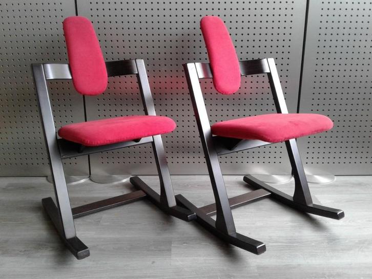 Set van 2x Variér (Stokke) Pendulum (Rood), Prachtig!, Huis en Inrichting, Stoelen, Zo goed als nieuw, Twee, Hout, Metaal, Stof