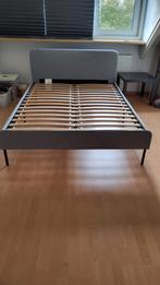 IKEA Slattum Grijze Stoffen Bedframe, Ophalen, Tweepersoons, 140 cm, Zo goed als nieuw