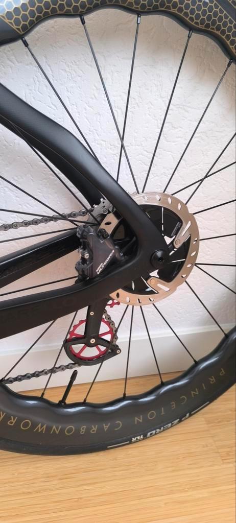 Pinarello Dogma F12 Di2 black on black (BoB), Fietsen en Brommers, Fietsen | Racefietsen, Zo goed als nieuw, Overige merken, Meer dan 20 versnellingen