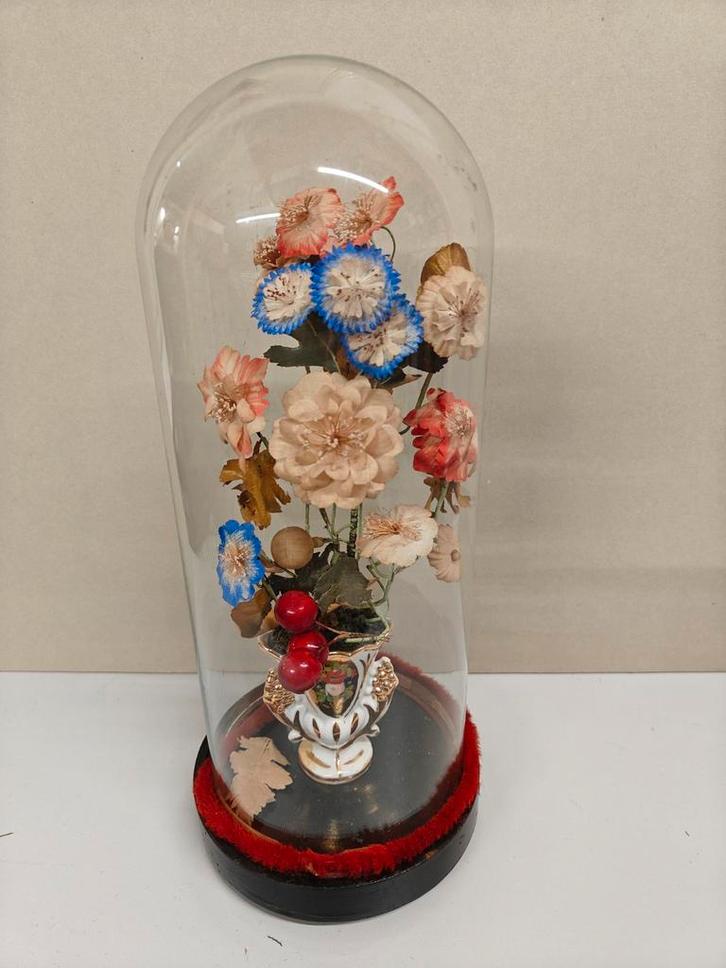 Antieke glazen stolp met bloemenvaas, Antiek en Kunst, Antiek | Woonaccessoires, Ophalen