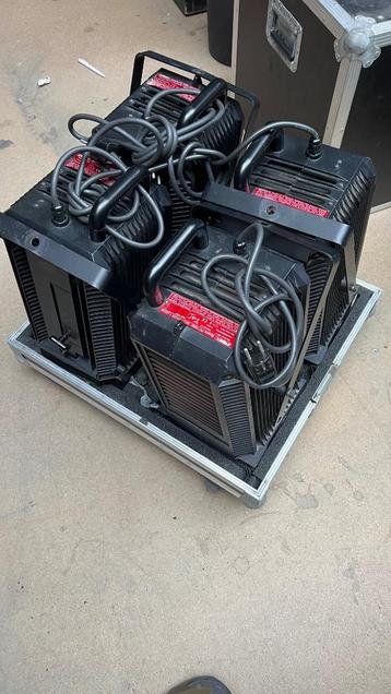 4xTeatro Spacio PC 1000 spot | 1000w theater spot met cas beschikbaar voor biedingen