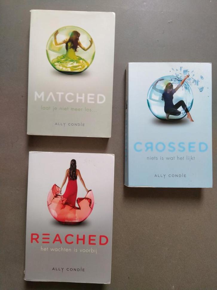 Ally Condie - Matched, Crossed, Reached (serie), Boeken, Kinderboeken | Jeugd | 13 jaar en ouder, Gelezen, Fictie, Ophalen of Verzenden