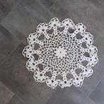 Tafelkleedje gehaakt in de jaren 70, vintage, Antiek en Kunst, Ophalen of Verzenden