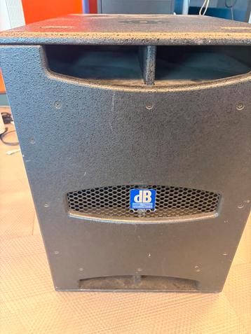 DB Technologies Arena SW15 Subwoofer beschikbaar voor biedingen