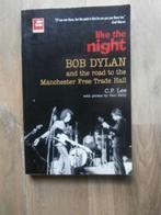 Bob Dylan - Like The Night - C. Lee, Boeken, Biografieën, Ophalen of Verzenden, Zo goed als nieuw