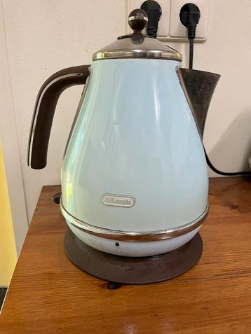 DeLonghi waterkoker  KBVO2001 retrolook beschikbaar voor biedingen