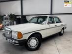 Mercedes-Benz 200-Serie 230 2.3 1977 Wit Leder 136pk, Auto's, Mercedes-Benz, Gebruikt, 4 cilinders, 700 kg, Bedrijf
