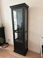 Mälsjo zwarte vitrinekast - zo goed als nieuw, Huis en Inrichting, Kasten | Vitrinekasten, Ophalen, 50 tot 100 cm, 150 tot 200 cm