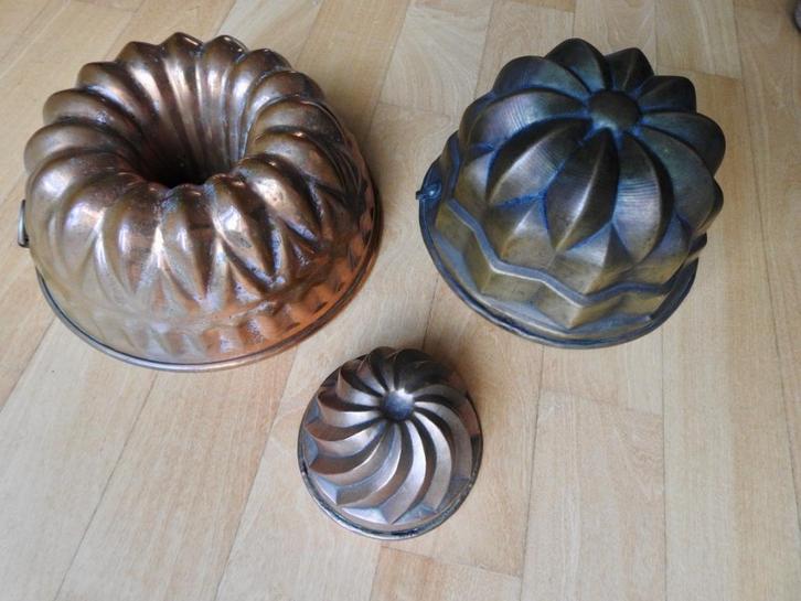 3 oude koperen bakvormen, Antiek en Kunst, Antiek | Keukenbenodigdheden, Ophalen of Verzenden