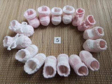 Poppenkleertjes   Handgebreide POPPENSLOFJES  beschikbaar voor biedingen
