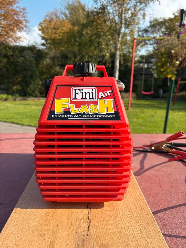 Mini Compressor - Zo goed als nieuw!, Doe-het-zelf en Verbouw, Compressors, Zo goed als nieuw, Minder dan 6 bar, Minder dan 25 liter