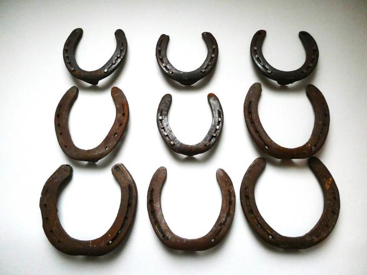 9 Oude hoefijzers klein en groot hoefijzer, Antiek en Kunst, Curiosa en Brocante, Ophalen of Verzenden