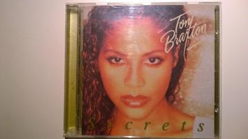Toni Braxton - Secrets beschikbaar voor biedingen