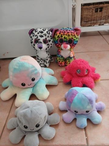 Knuffels hangkastje  beschikbaar voor biedingen