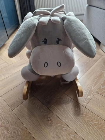 Hobbelpaard met vlekjes beschikbaar voor biedingen