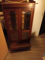 verlicht vitrine kastje en rooster voordeur, Ophalen