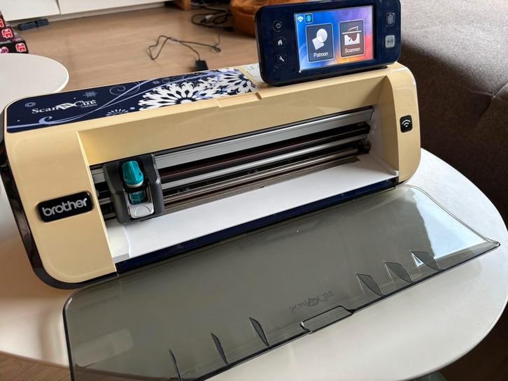 Brother scan n cut cm900, Hobby en Vrije tijd, Knutselen, Zo goed als nieuw, Gereedschap of Toebehoren, Ophalen