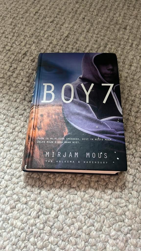 Mirjam Mous - Boy 7, Boeken, Kinderboeken | Jeugd | 13 jaar en ouder, Zo goed als nieuw, Ophalen of Verzenden