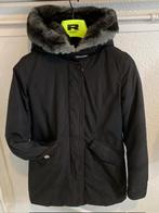 Te koop Woolrich winterjas maat S, Kleding | Dames, Jassen | Winter, Zwart, Ophalen of Verzenden, Zo goed als nieuw, Woolrich