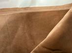 Stof fluweel licht bruin lap is 1 meter 75 bij 1 meter 40, Hobby en Vrije tijd, Stoffen en Lappen, Overige materialen, Bruin, 120 cm of meer