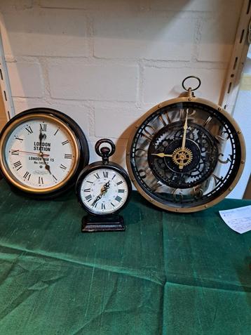 Set van 3 decoratieve klokken - werkend! beschikbaar voor biedingen