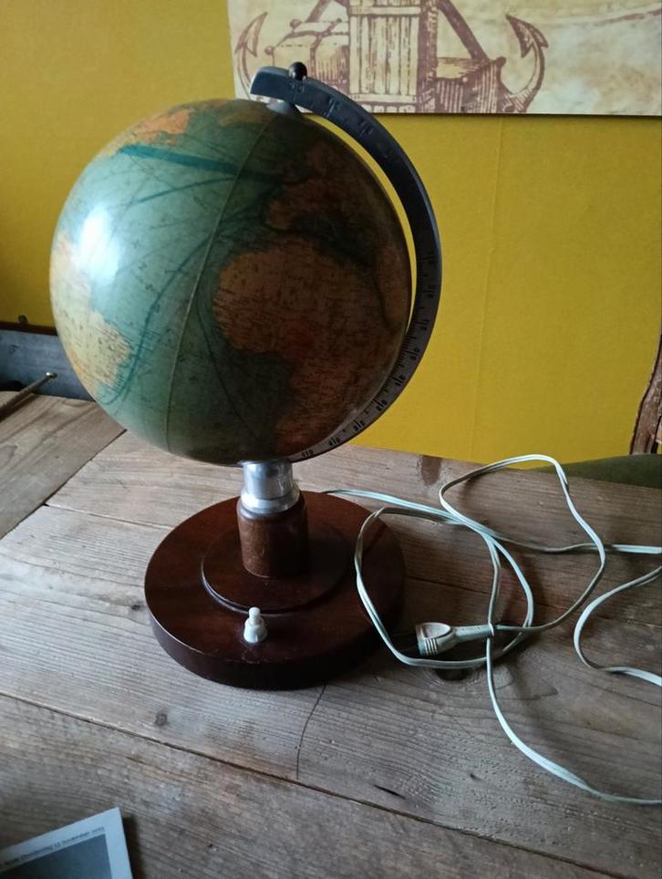 Antieke Verlichte Globe, Huis en Inrichting, Woonaccessoires | Wereldbollen, Ophalen of Verzenden