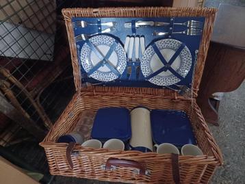 oldtimer onderdelen picknickmand compleet vor achter op auto beschikbaar voor biedingen