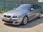 BMW 5-serie Touring 525d *M-PAKKET* Bomvol!, Achterwielaandrijving, Gebruikt, Zwart, 2497 cc