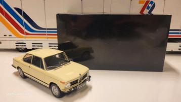 Kyosho BMW 2002 tii Beige SCHADE  beschikbaar voor biedingen