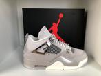 Jordan 4 retro frozen moments (w) 44, Ophalen of Verzenden, Nieuw, Sneakers of Gympen