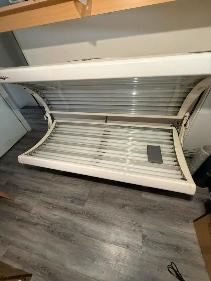 Ruby Hapro Zonnebank 24 lamps, Witgoed en Apparatuur, Zonnebanken en Gezichtsbruiners, Gebruikt, Zonnebank dubbelzijdig, 15 lampen of meer
