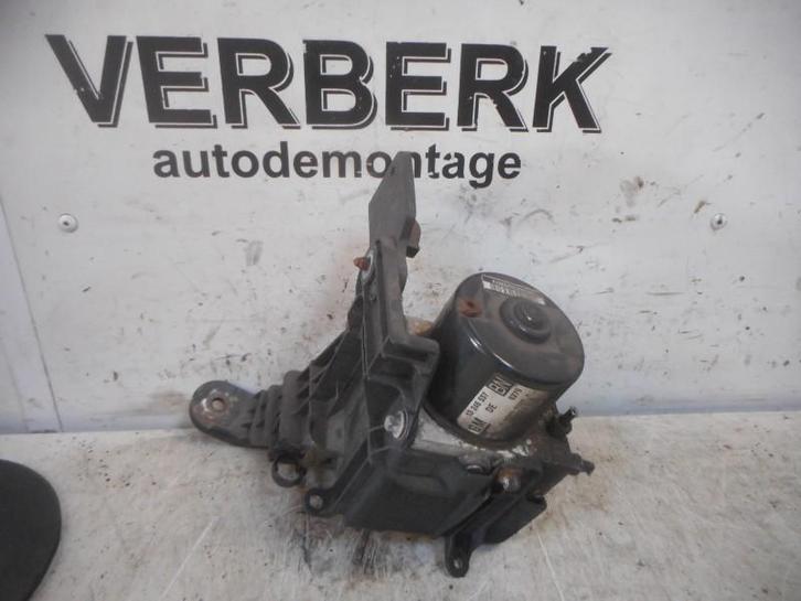 Abs Pomp Opel Astra H GTC (L08) (2005-08/2010-10) 13246537BN, Auto-onderdelen, Remmen en Aandrijving, Opel, Gebruikt