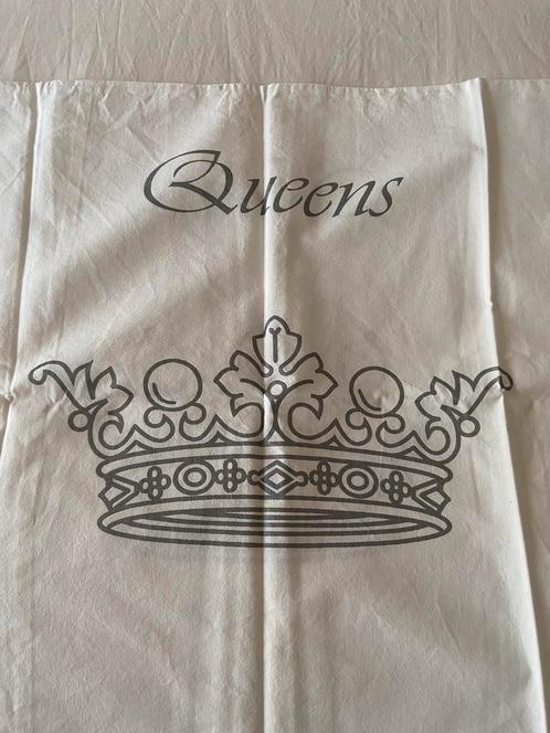 Kussensloop 2x wit met zilver Kings en Queens, Huis en Inrichting, Slaapkamer | Beddengoed, Hoeslaken of Sloop, Eenpersoons, Wit