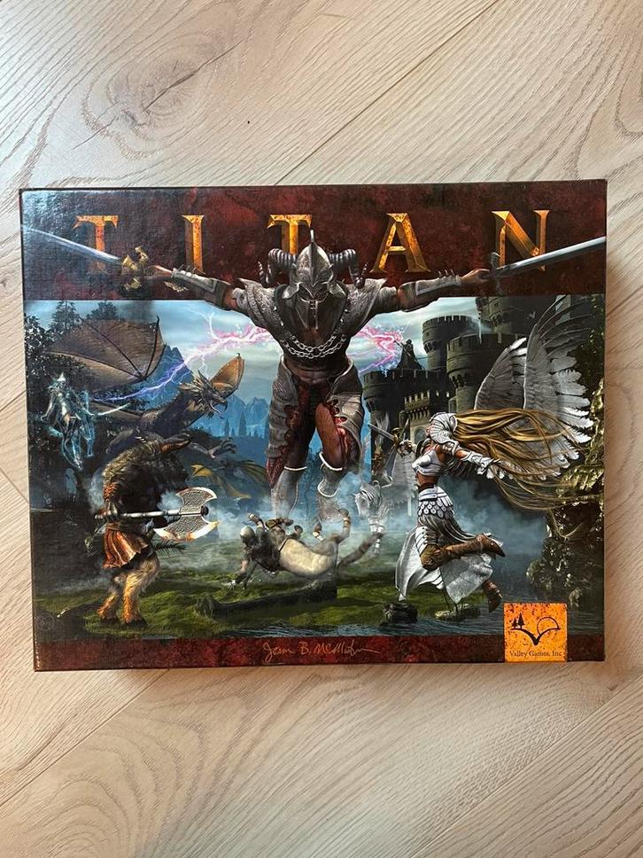 Titan, Hobby en Vrije tijd, Gezelschapsspellen | Bordspellen, Zo goed als nieuw, Ophalen of Verzenden