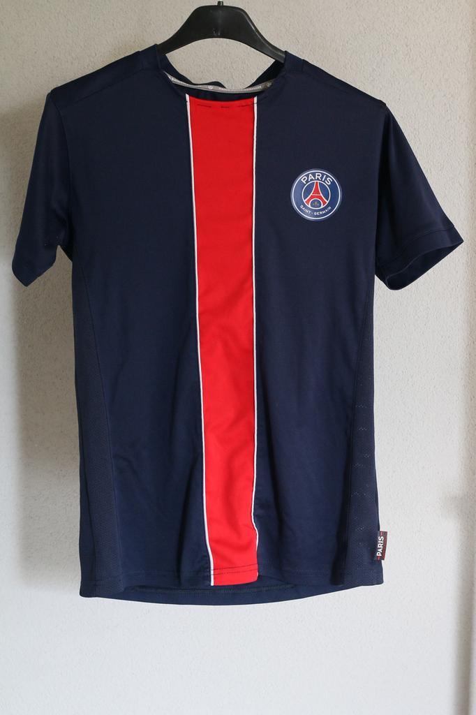 3 tenues van paris saint germain, Sport en Fitness, Voetbal, Zo goed als nieuw, Shirt, Maat XS of kleiner, Ophalen of Verzenden