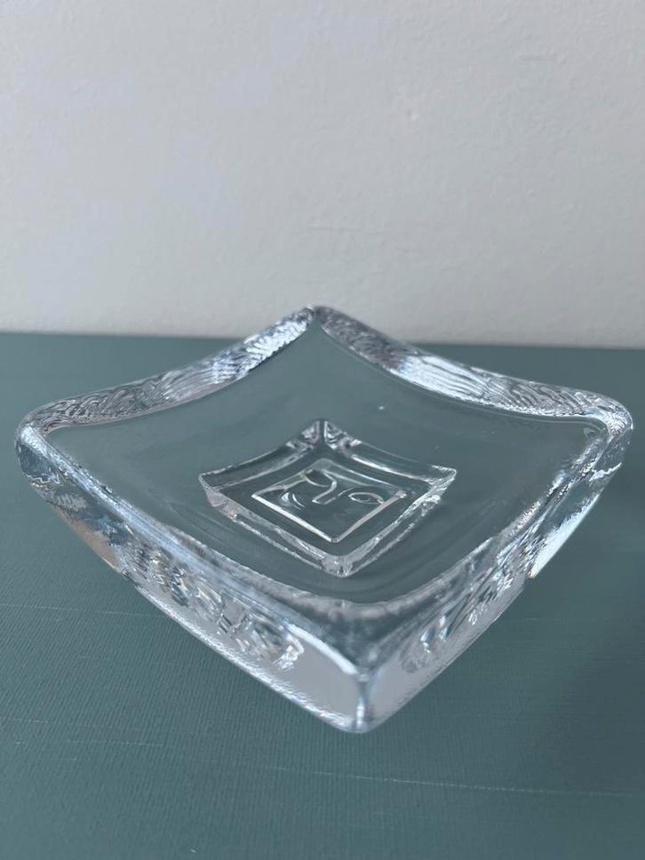 Kosta Boda Dish of the day schaaltje Monday, Antiek en Kunst, Antiek | Glas en Kristal, Ophalen of Verzenden