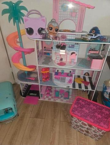 Lol poppenhuis, camper, poppen enz  beschikbaar voor biedingen