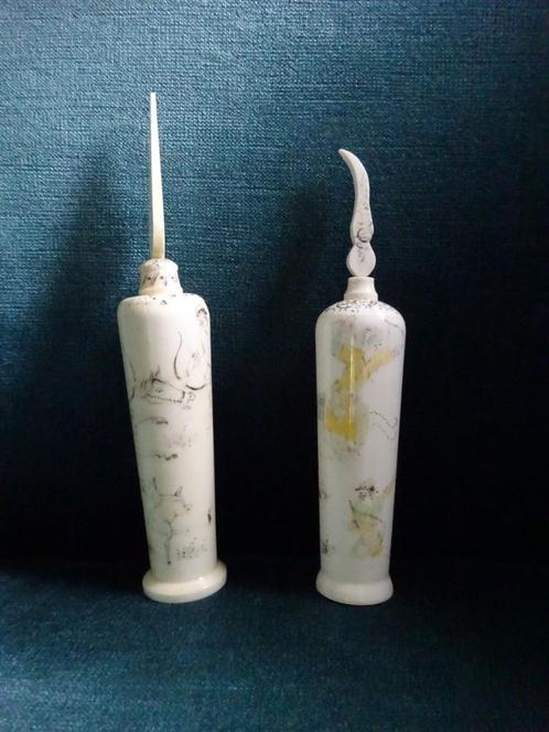 Twee antieke handbeschilderde Kohl flesje van Camel bones, Antiek en Kunst, Antiek | Overige Antiek, Ophalen of Verzenden