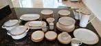 Servies Arzberg. Wit met gouden rand.Aanvulling op servies n, Ophalen of Verzenden, Porselein, Overige stijlen, Bord(en)