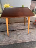 Retro tv tafel vintage pilastro? Teak wieltjes jaren 60 €25, Verzamelen, Retro, Ophalen of Verzenden, Huis en Inrichting