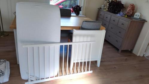 Kinderbedje incl. beddengoed, Kinderen en Baby's, Kinderkamer | Bedden, Gebruikt, Minder dan 140 cm, Minder dan 70 cm, Lattenbodem