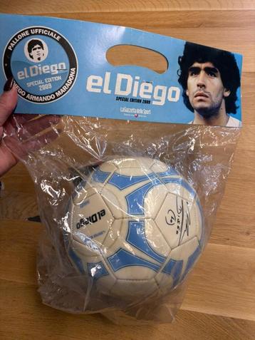 Special/Limited Edition voetbal  - El Diego Maradona (2009) beschikbaar voor biedingen