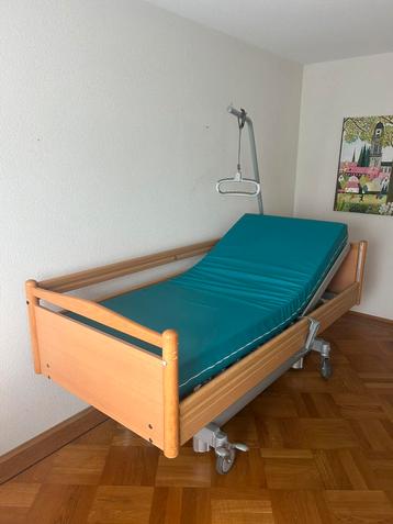 Hoog-Laag bed, Völker S280, z.g.a.n. incl papagaai beschikbaar voor biedingen