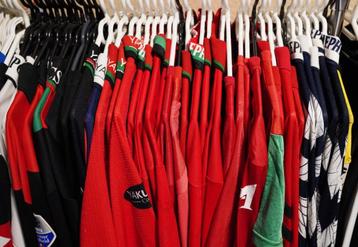 GEZOCHT: Oude Nec Nijmegen Shirts beschikbaar voor biedingen
