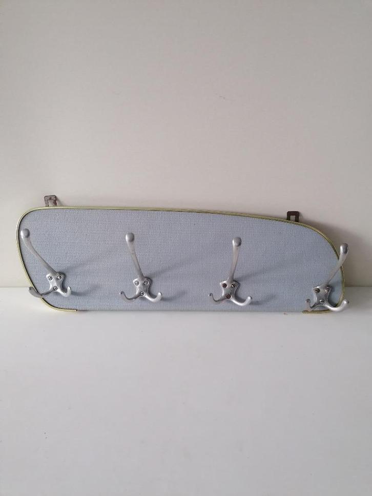 fifties wand kapstok  grijs met 4 haken zie fotos 55x18 cm, Huis en Inrichting, Woonaccessoires | Kapstokken, Gebruikt, Wandkapstok