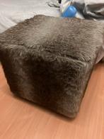 Vierkante poef met zachte bekleding, Ophalen, Minder dan 50 cm, Gebruikt, Vierkant