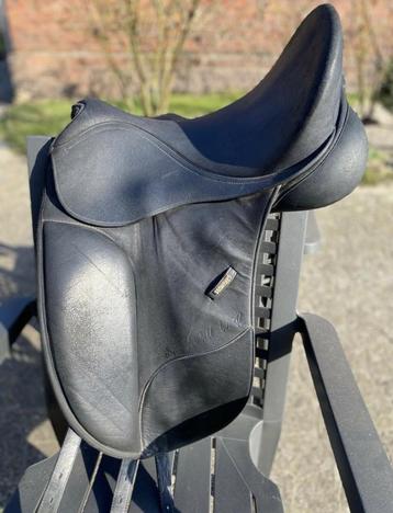Wintec Isabell Werth dressage saddle beschikbaar voor biedingen