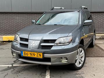 Mitsubishi Outlander 2.4 MPI 4WD AUT 2004 Grijs beschikbaar voor biedingen