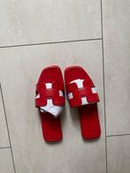 Nieuwe Hermes Oran Sandalen - Maat 38 & 40, Kleding | Dames, Schoenen, Ophalen of Verzenden, Nieuw, Rood, Slippers