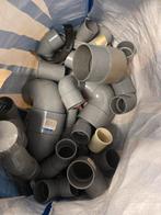 Pvc koppelingen bochten tas vol gootsteen afwatering, Doe-het-zelf en Verbouw, Buizen en Afvoer, Bochten, Pvc, Ophalen of Verzenden